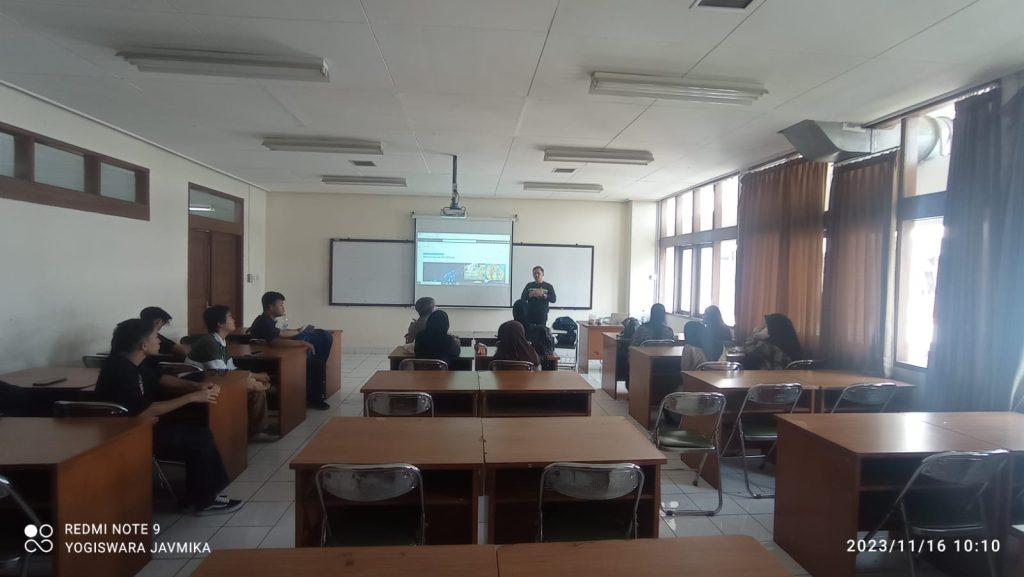 Implementasi MBKM Praktisi Mengajar dalam Mata Kuliah Literasi Informasi