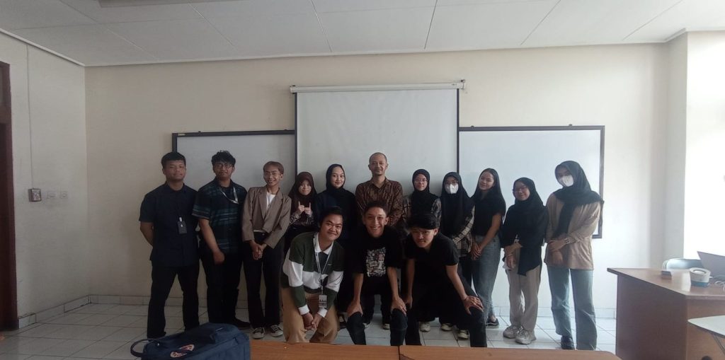 Kegiatan Praktisi Mengajar Prodi Perpustakaan & Sains Infromasi Mata Kuliah Creative Writing