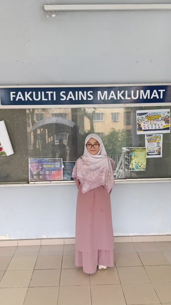 Gambar 2. Mahasiswi Universitas Widyatama di Fakulti Sains Maklumat UiTM